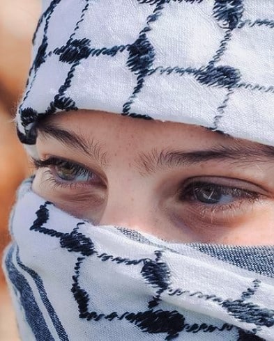 Black & White Keffiyeh Head Scarf Woman